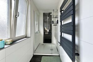Dusche im Badezimmer 1.OG