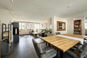 großes Ess- und Wohnzimmer