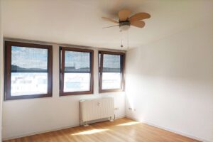 Helles Schlafzimmer im 4. OG