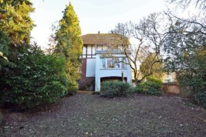 Seitenansicht vom Garten