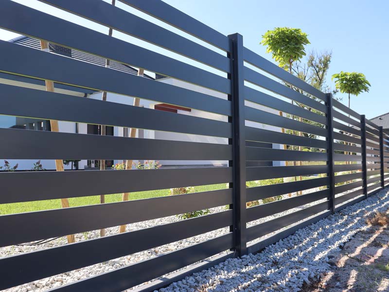 Mauern, Zäune und Carports: Schutz und Wetterbestand