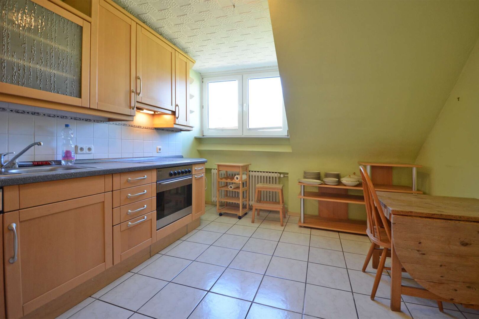 Küche mit Sitzecke (DG)