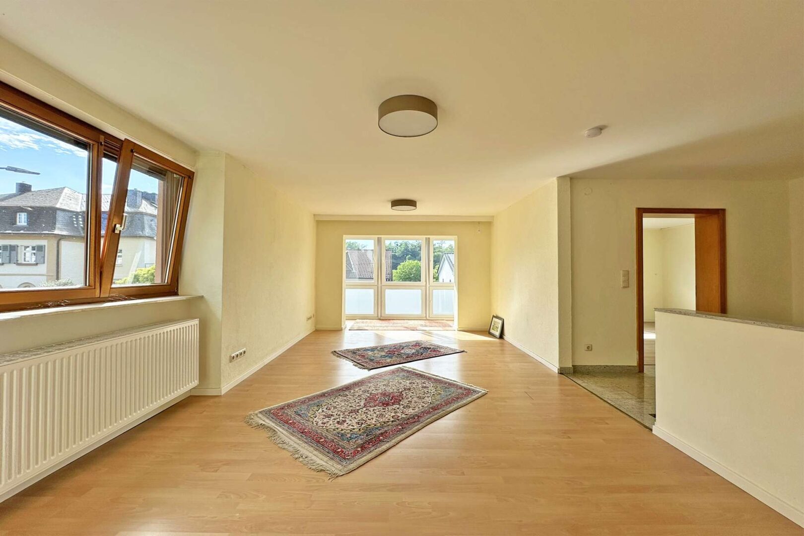 helles Wohnzimmer im OG