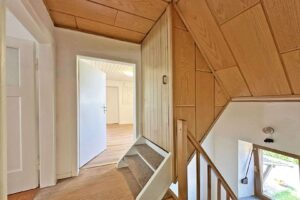 Diele mit Treppenhaus im 1.OG