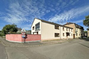 großes Einfamilienhaus