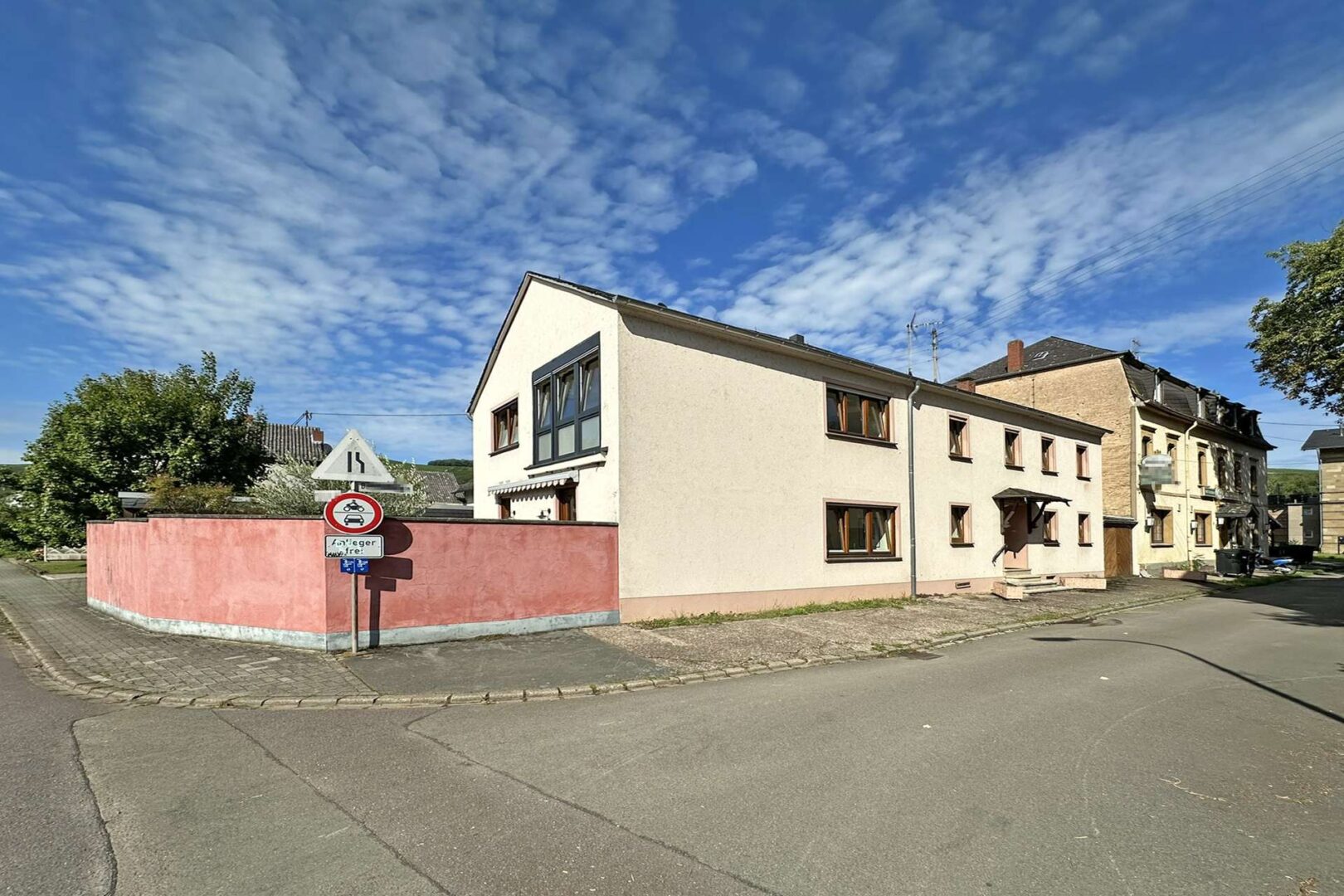 großes Einfamilienhaus