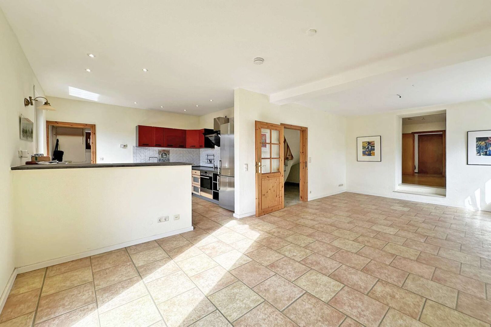 Esszimmer und Küche