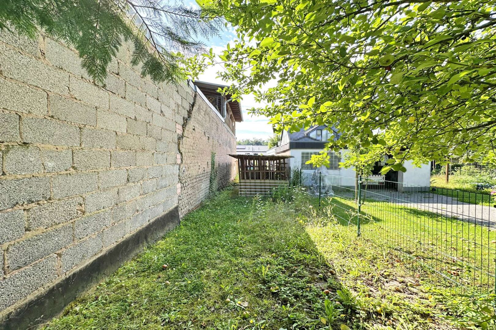 zweite Zufahrt zum Grundstück