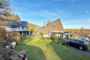 Einfamilienhaus mit Gästehaus in Beßlich