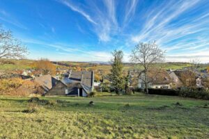 Weitblick vom oberen Gartenbereich