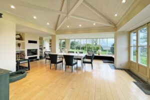 Großzügiger Wintergarten