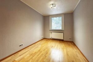 Schlafzimmer, Ankleide oder Büro