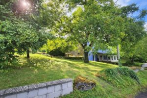 sonniges Grundstück