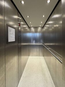Moderner Aufzug