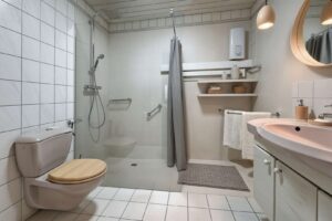 Badezimmer mit begehbarer Dusche - (KI generiertes Visualisierungsbeispiel)