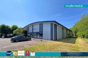 Gewerbehalle mit Bürotrakt