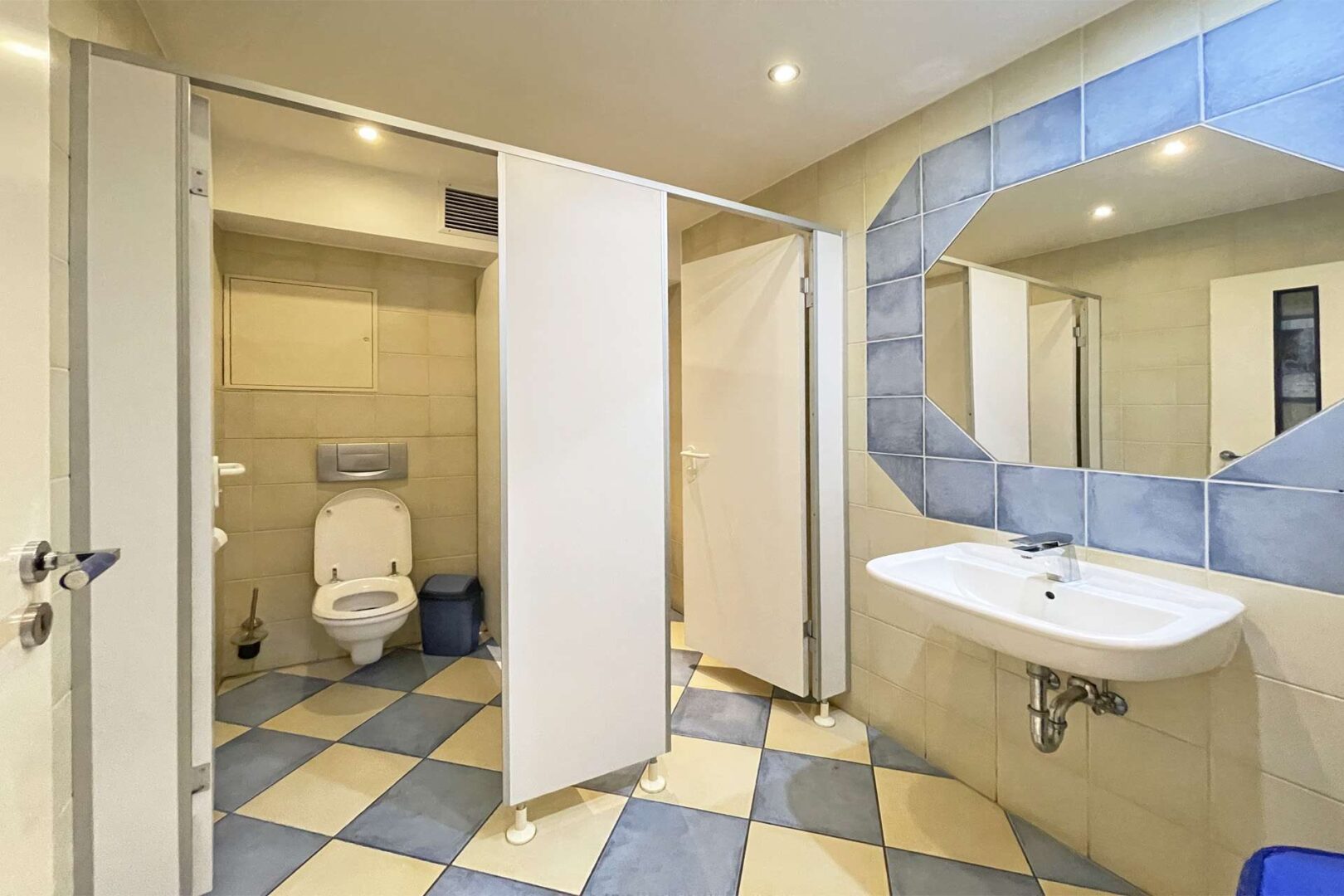 Sanitärbereich Damen