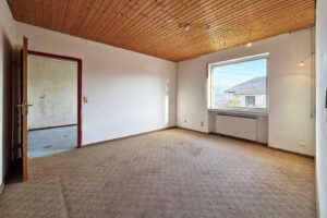 helles Durchgangszimmer