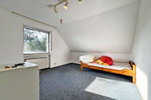 lichtdurchfluteter Raum