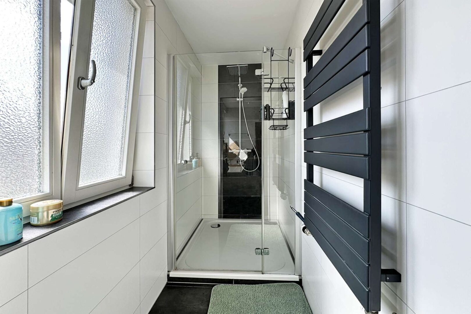 Dusche im Badezimmer 1.OG