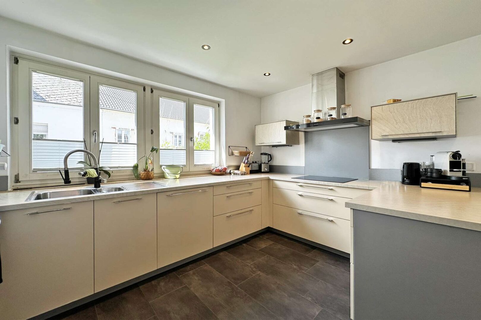 moderne Einbauküche