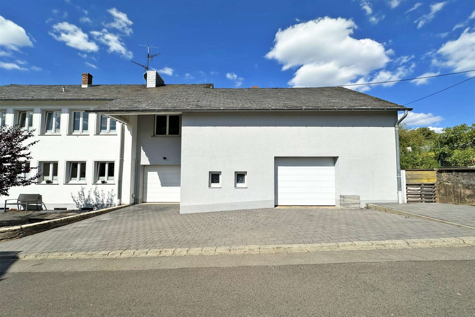 Außenstellplätze und Garagen