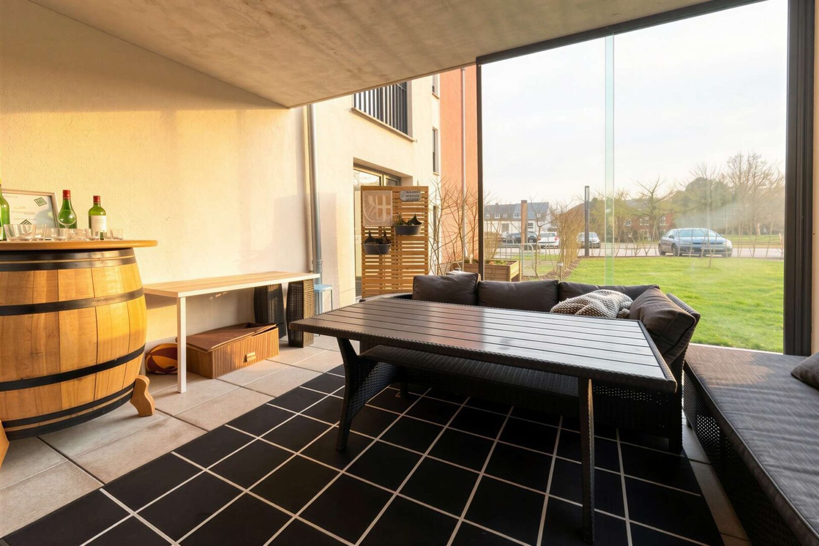 überdachte und windgeschützte Terrasse