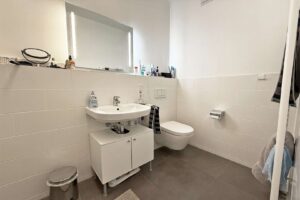 Innenliegendes Badezimmer