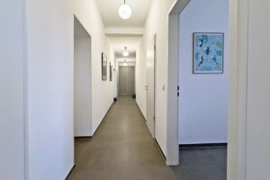 Flur in Richtung Eingang