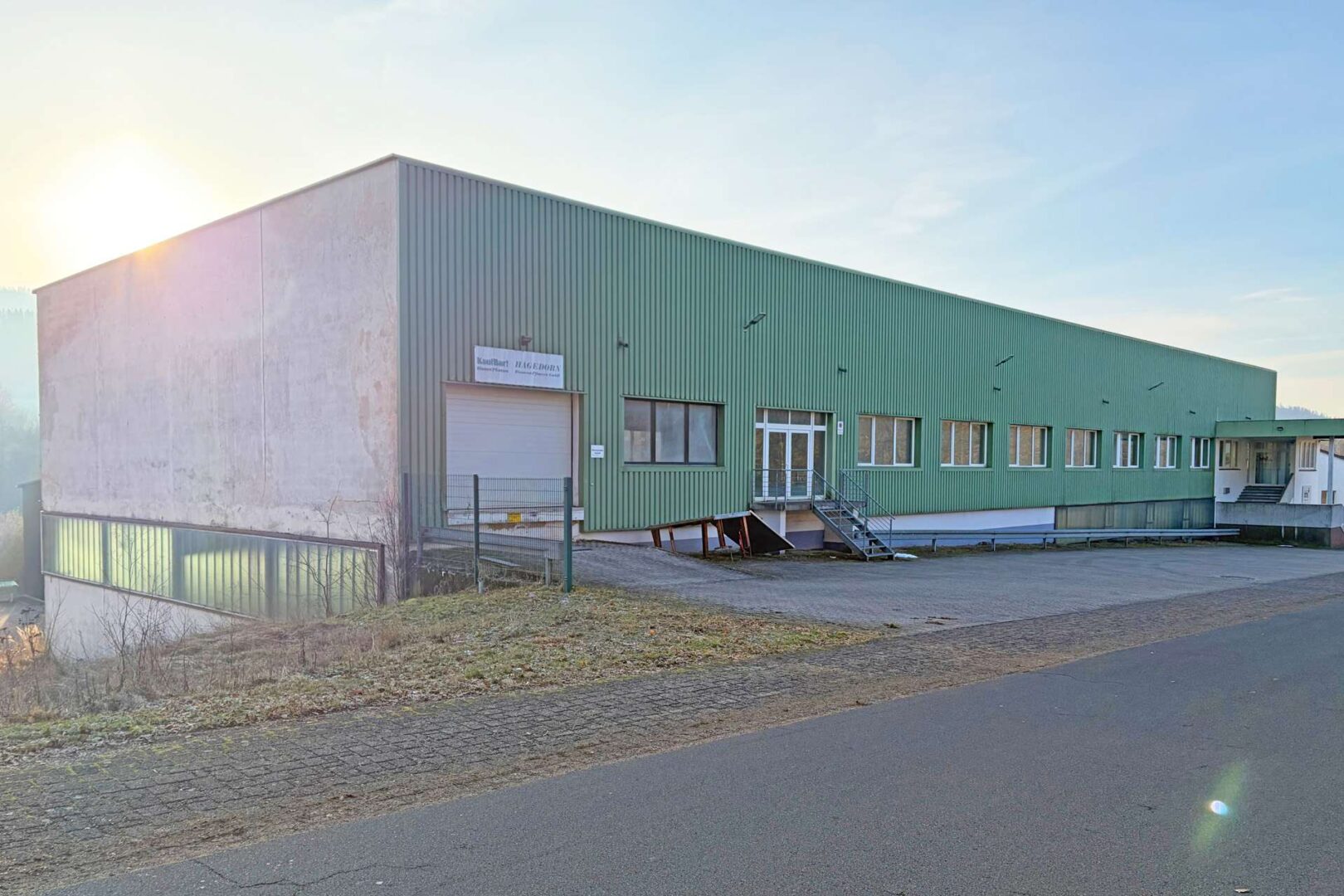 In unmittelbarer Nähe zur Autobahn