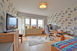 Kinder- oder Gästezimmer EG