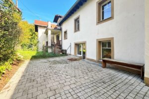 praktische Terrasse & Garten