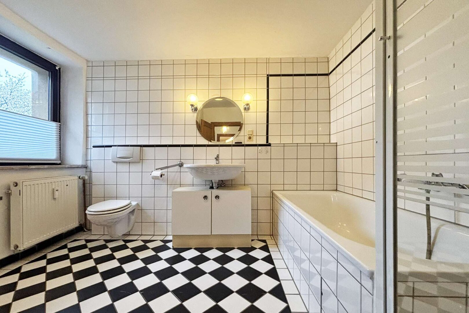 stilvolles Tageslichtbad im OG