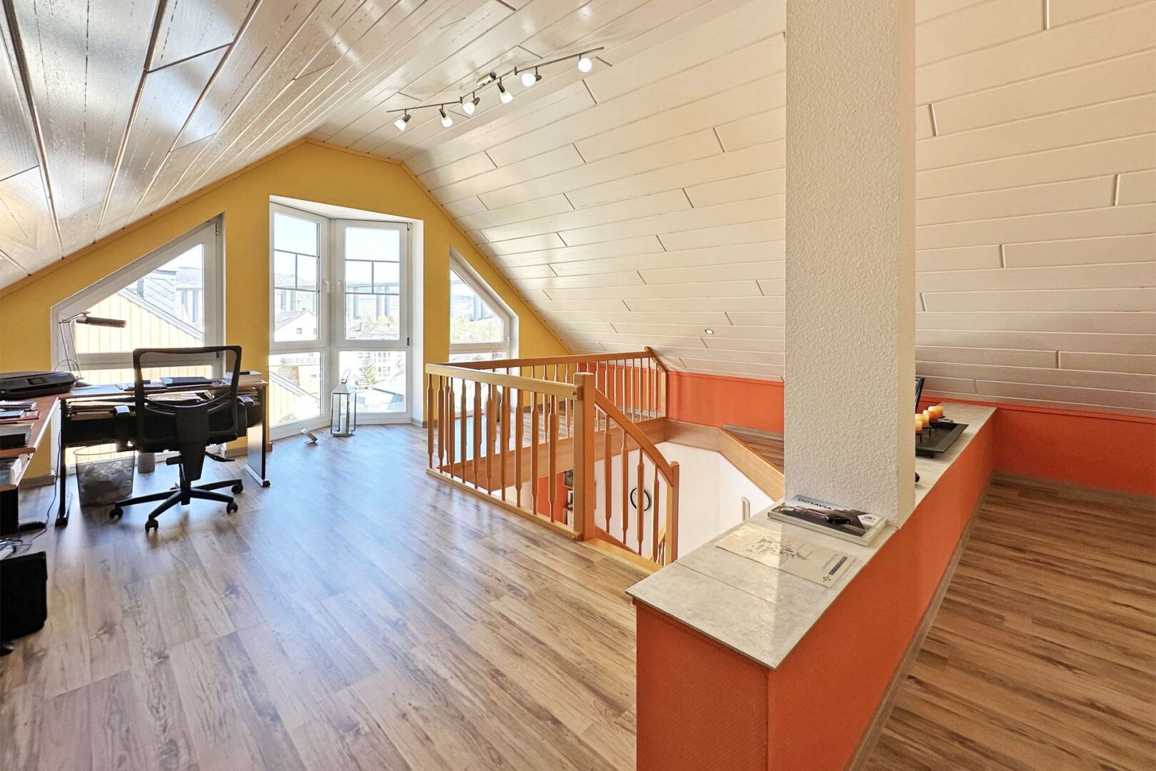 Galerie oder Büro im 2.DG