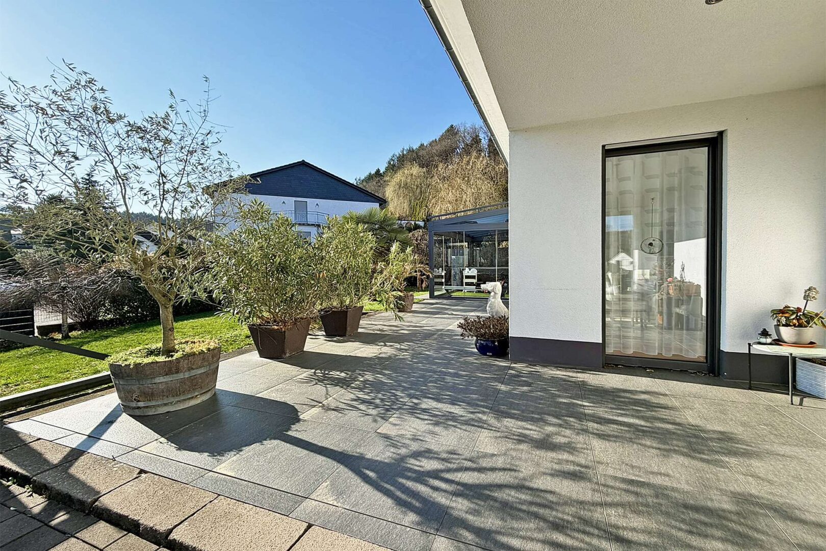 Terrasse am Esszimmer & Küche