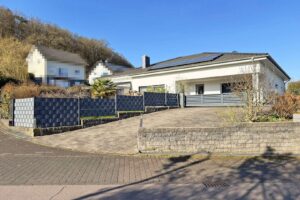 großes Einfamilienhaus in Trassem