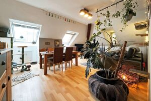 charmanter Wohn- und Essbereich