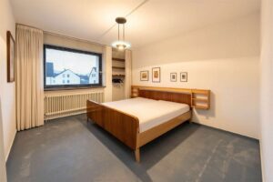 Schlafzimmer mit eigenem Balkon