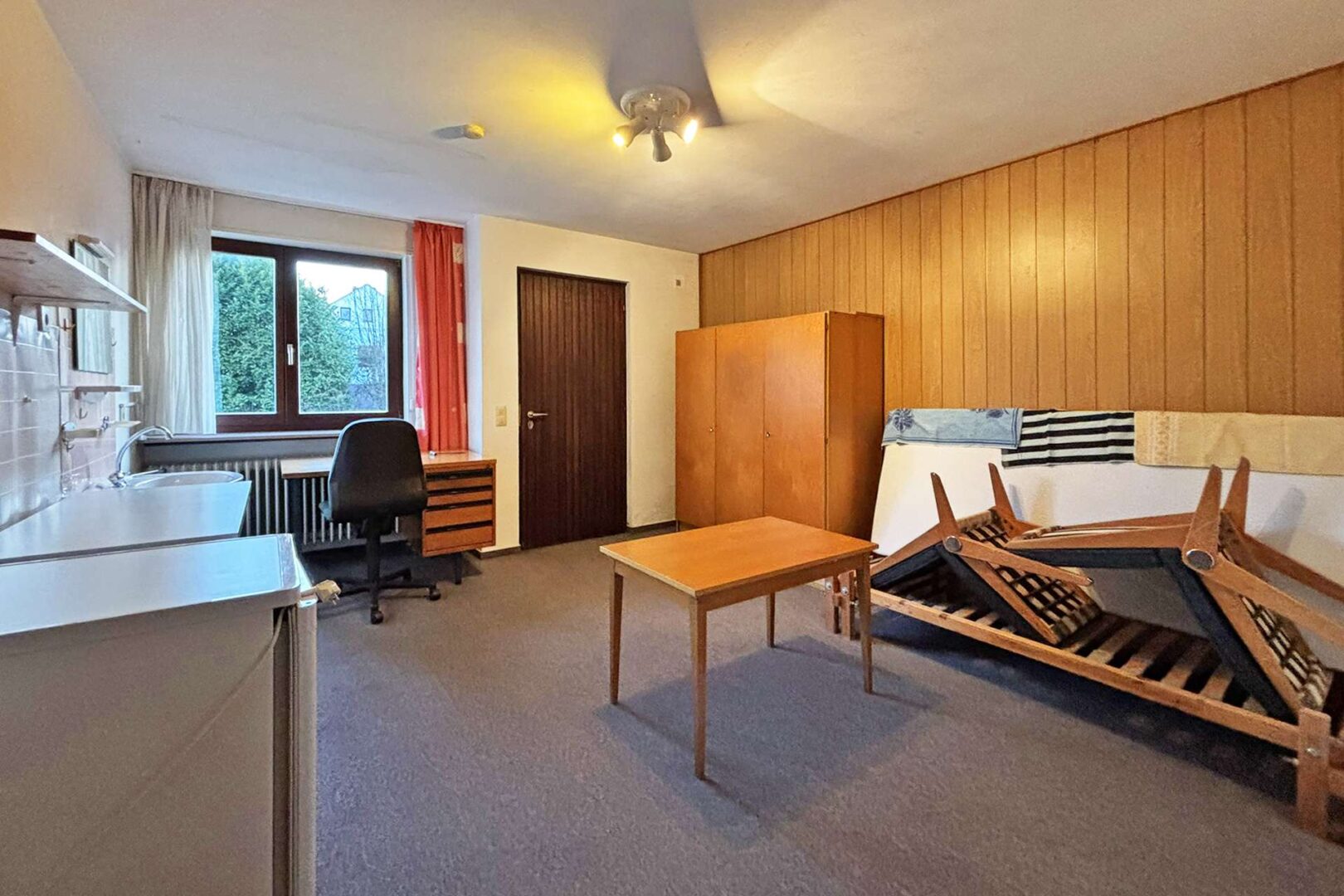 erstes Zimmer UG