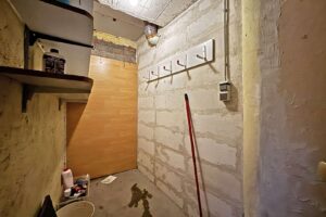 Müllraum im Innenhof