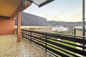 Balkon zur Wohnung OG