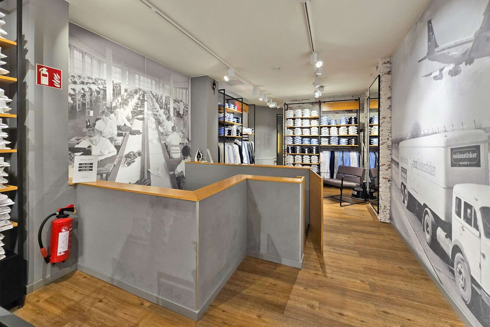 Treppenzugang ins Untergeschoss