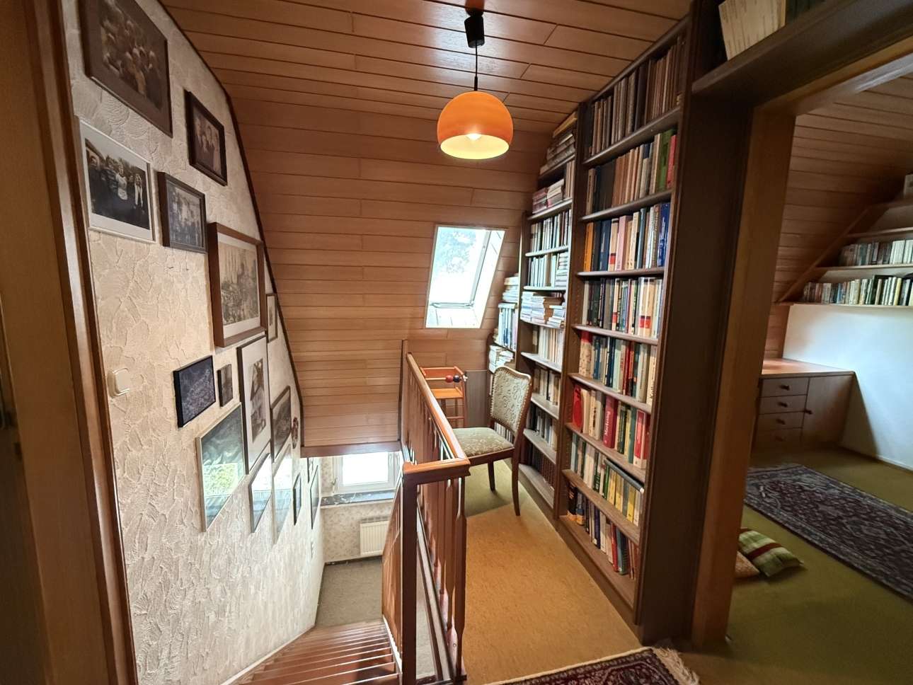 Treppenhaus zwischen das Ober- und Dachgeschoss