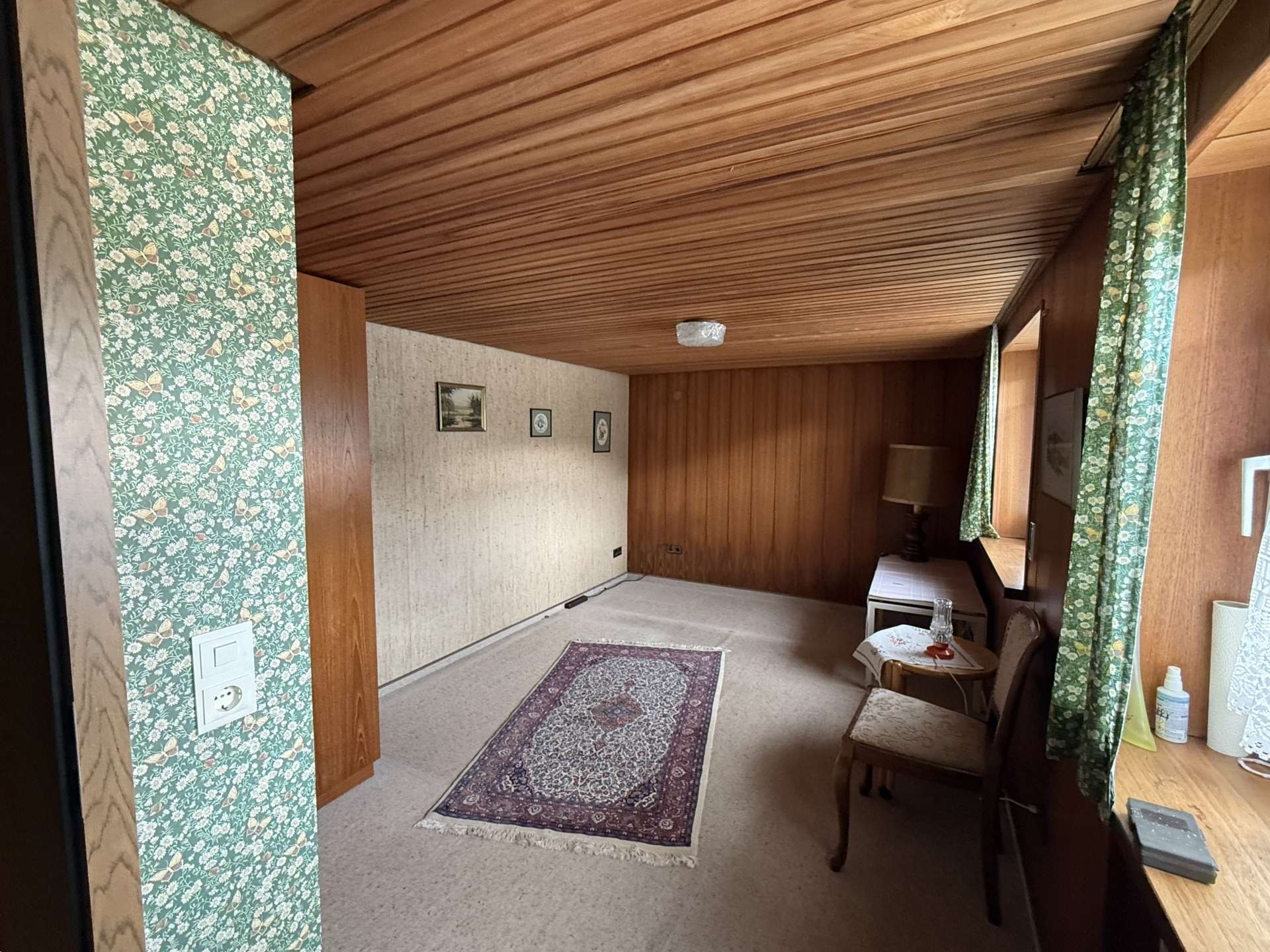 Zimmer im Untergeschoss