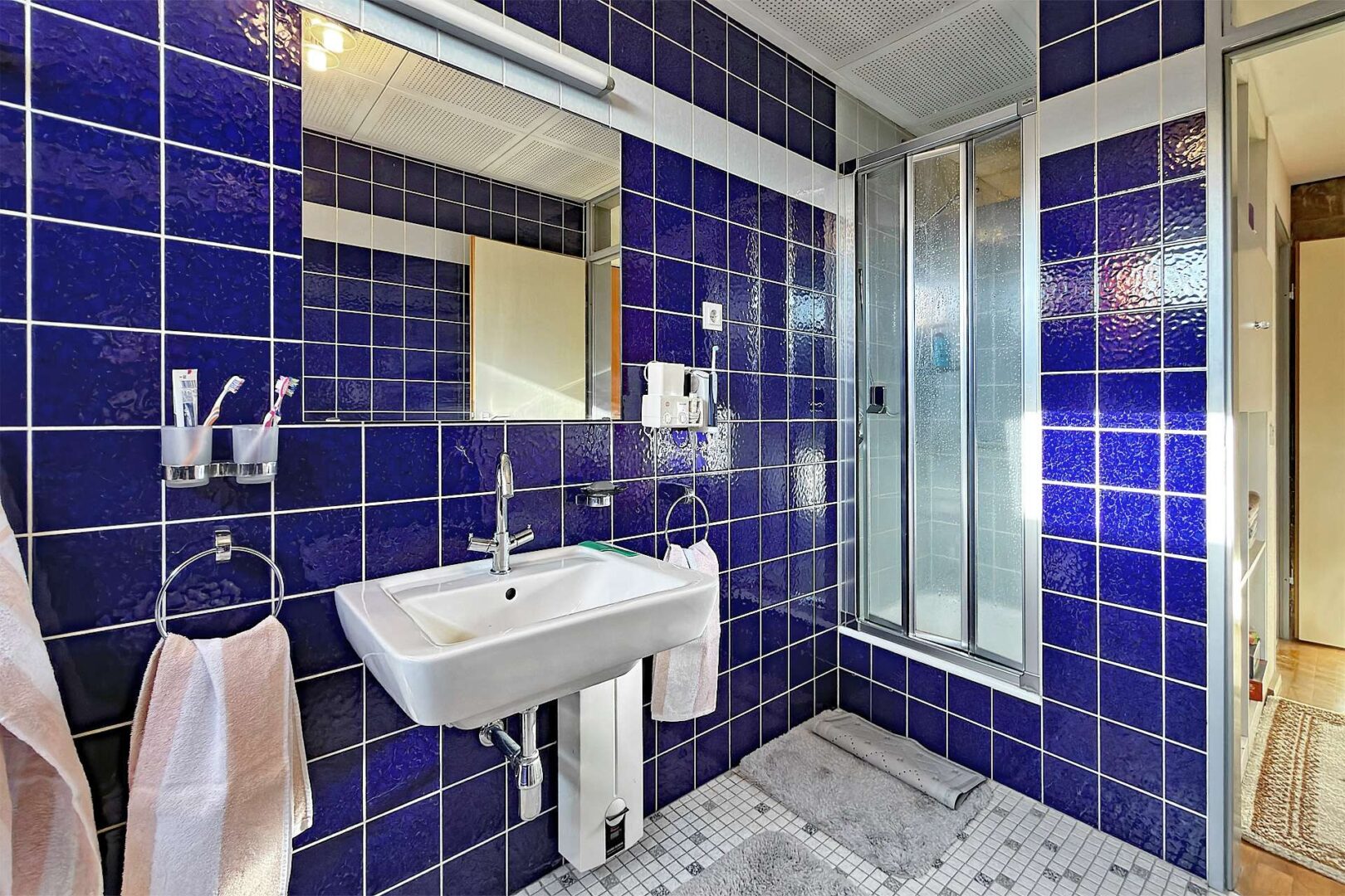 Dusche im Tageslichtbad DG