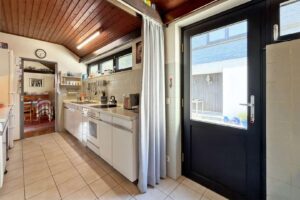 Küche mit Gartenzugang