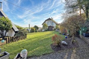 ebenerdige Gartenfläche am Haus
