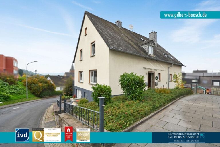 Gepflegtes Zwei-Parteienhaus in beliebter Lage