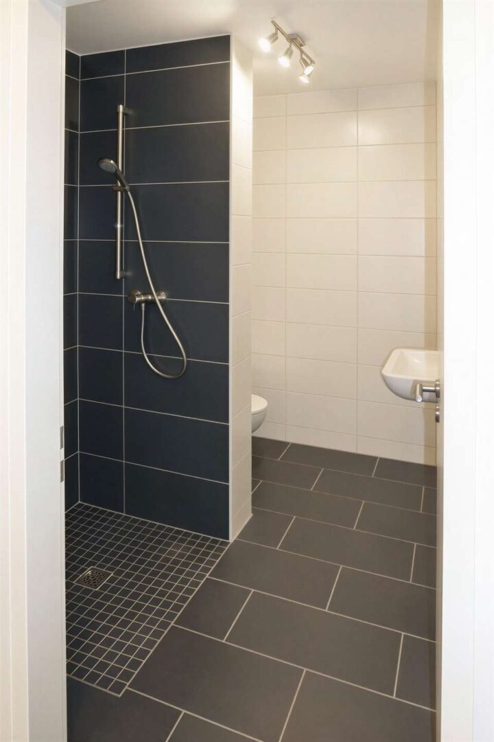 Modernes Badezimmer - (KI generiert)