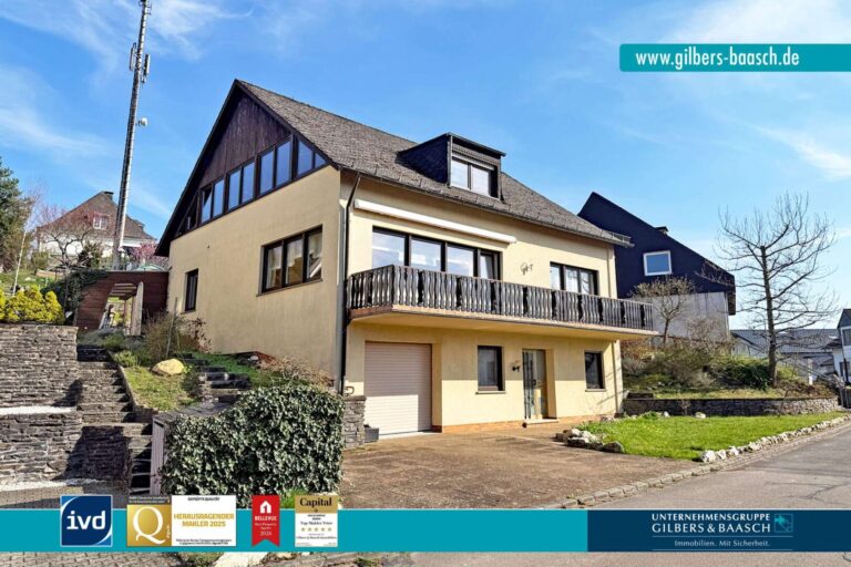 Freistehendes Einfamilienhaus mit Garten